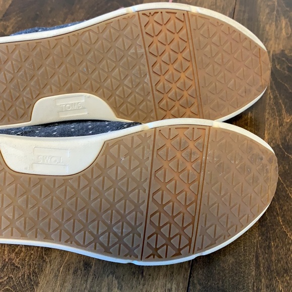 Toms Del Rey polka dot ribbon sneakers. - Picture 5 of 5